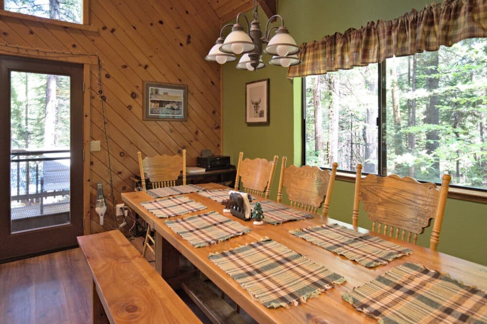 Family and pet-friendly cabins near Arnold